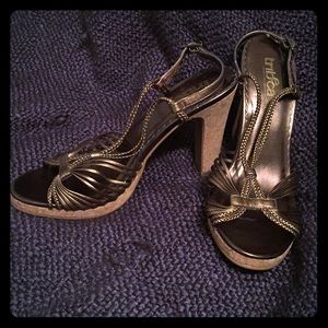 TriBeCa bronze sandals NWOT